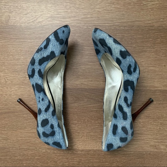 Dolce & Gabbana Leopard Print Pumps - Picture 6 of 12